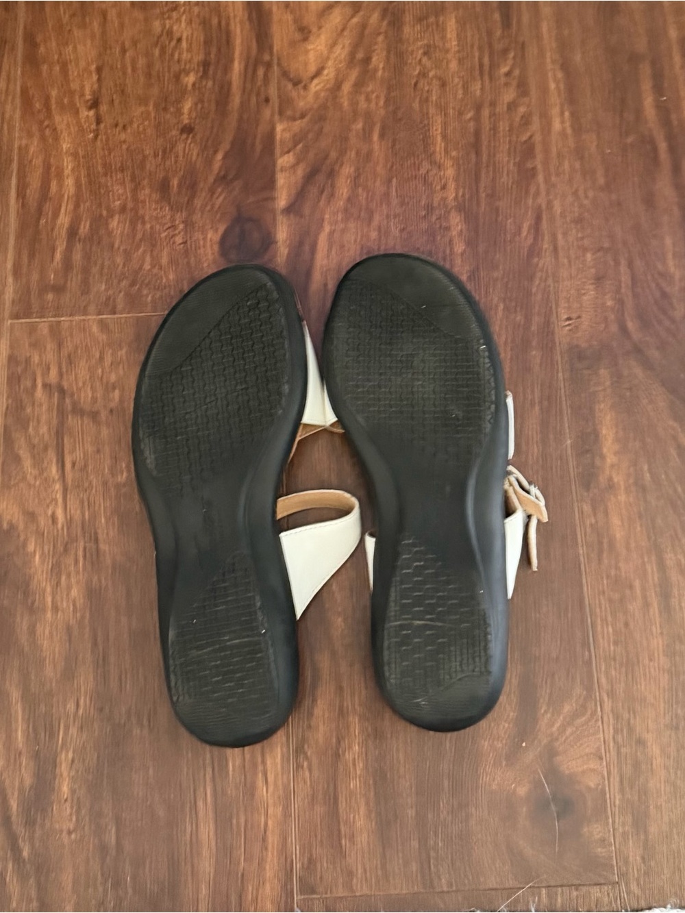 Trotters White Double-Strap Slide Sandals with Buckles - Picture 4 of 4